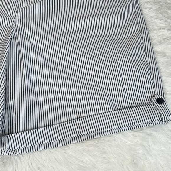 Penningtons White & Blue Striped Shorts - Picture 4 of 9